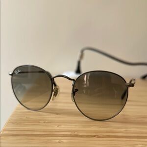 Ray-Ban Round Metal Sunglasses